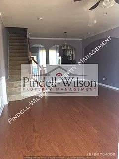 Beautiful North Raleigh Townhome — Photo 2