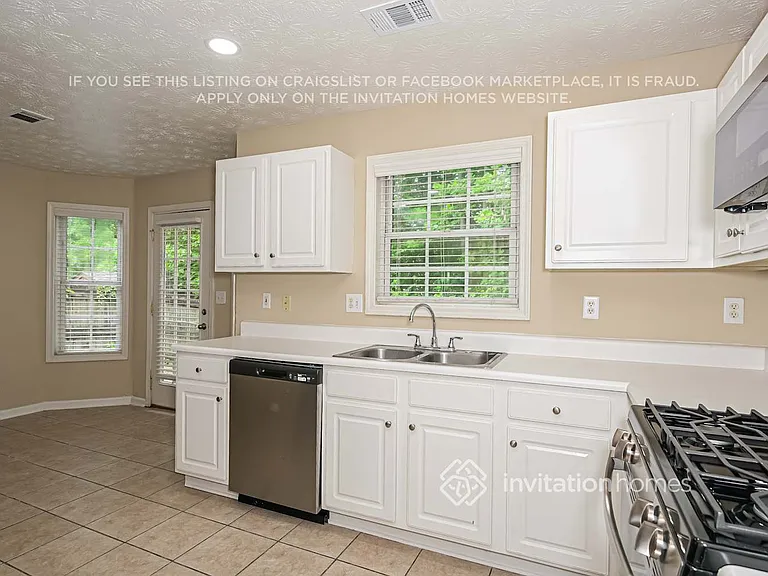 535 Devonshire Walk Dr — Photo 8