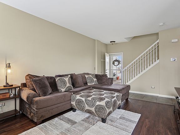3rd image of 25109 Clare Cir