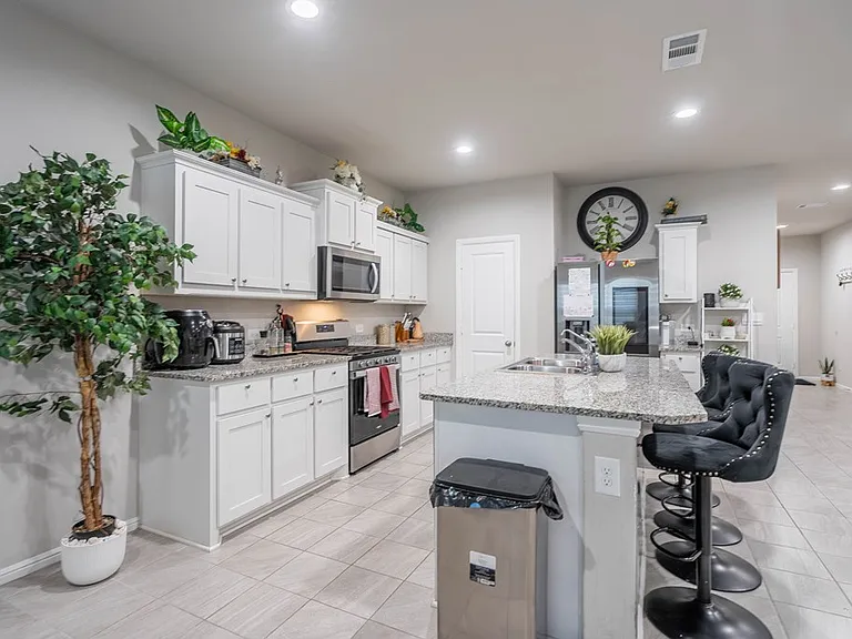 7608 Orange Blossom Rd — Photo 9