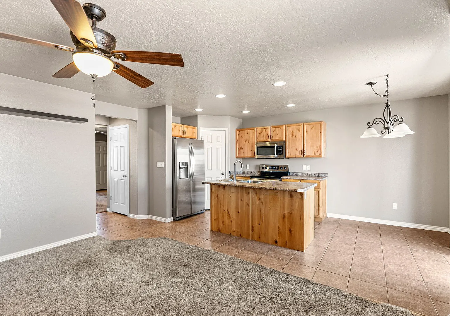 Desert Hills - Hidden Valley Townhome! — Photo 4