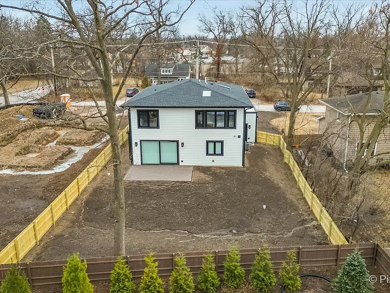 148 Oak St — Photo 37