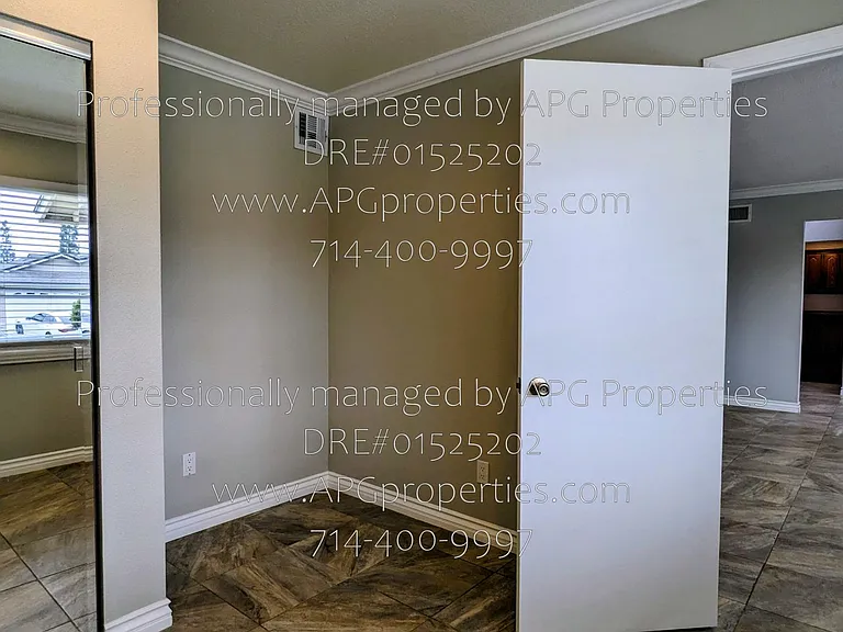 15068 Mountain Spring St — Photo 8