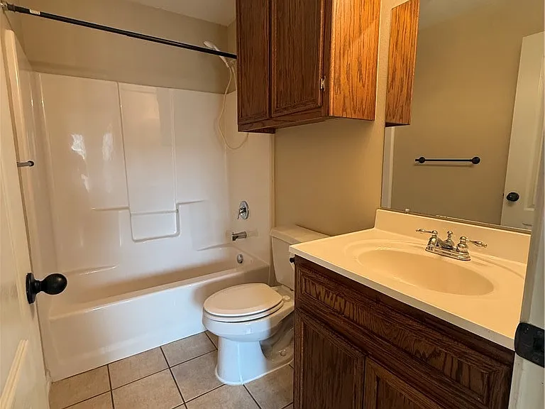 622 Webb St — Photo 14