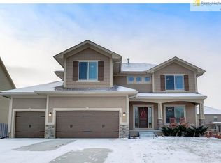 905 SW 35th St, Lees Summit, MO 64082