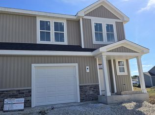 600 Harvest Ln, Hartford, WI 53027