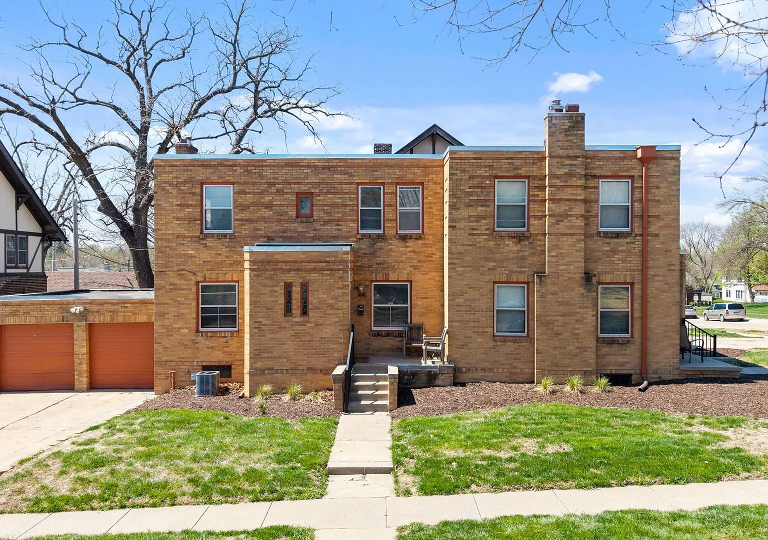 2 Bedroom Duplex Residence in Dundee — Photo 3