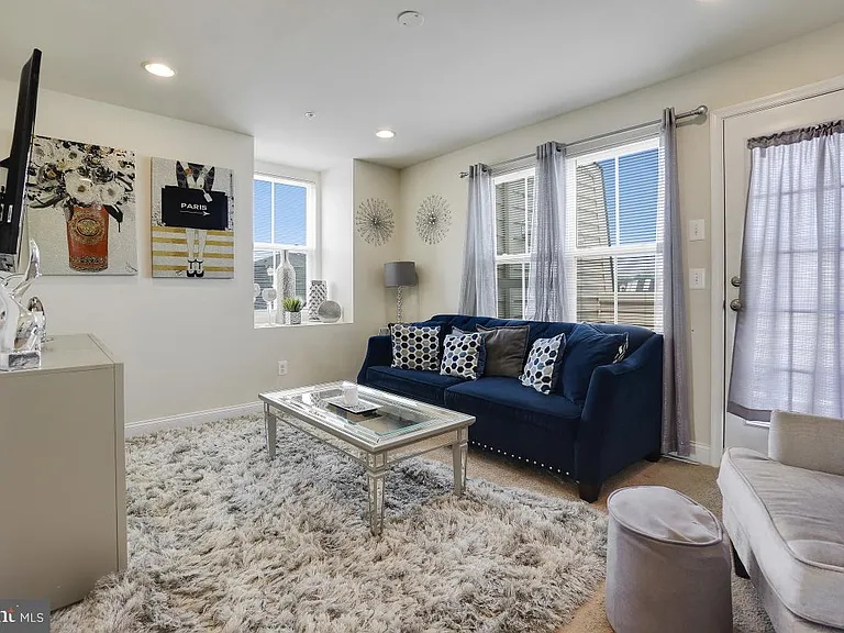 635 E Church St — Photo 19