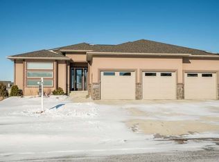 4132 High Creek Rd, Bismarck, ND 58503