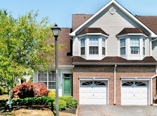 1 Reins Ct, Somerset, NJ 08873