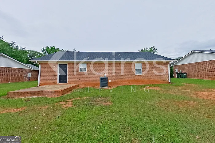 320 Deerpark Dr — Photo 18