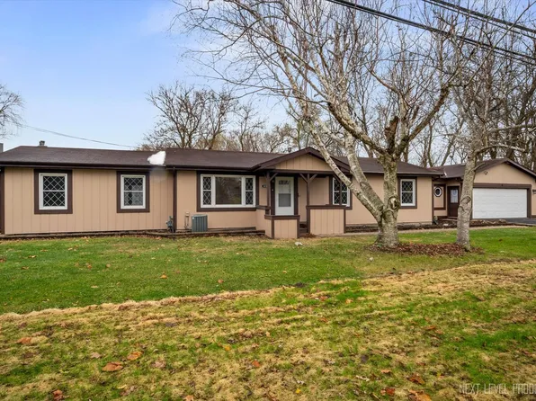 505 Souwanas Trl, Algonquin, IL 60102