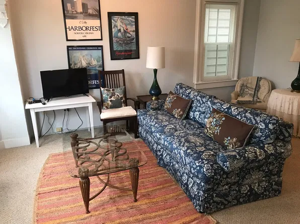 328 Middle St #2, Portsmouth, VA 23704