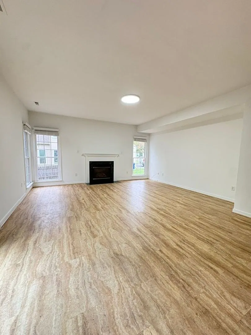 9504 Hungary Woods Drive — Photo 3