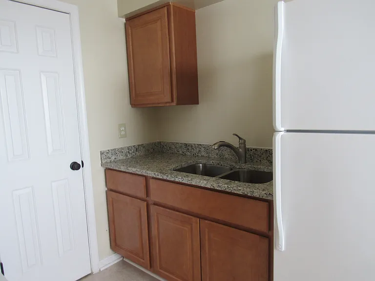 1418 Sunshine Dr — Photo 13