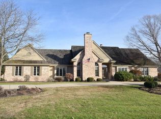 3550 Chesterwood Dr, Brookfield, WI 53005