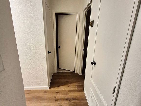 4th image of 1090 Pinnacles Ave