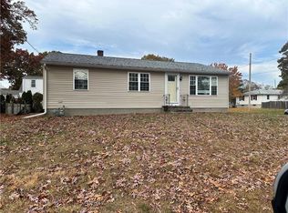 97 Wayne St, Warwick, RI 02889