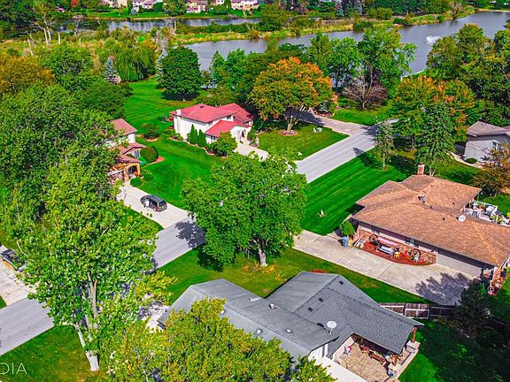 3rd image of 8437 Pine Island Dr