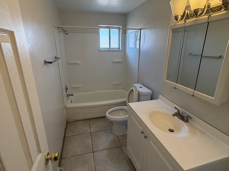2472 Warren Pkwy #19 — Photo 8