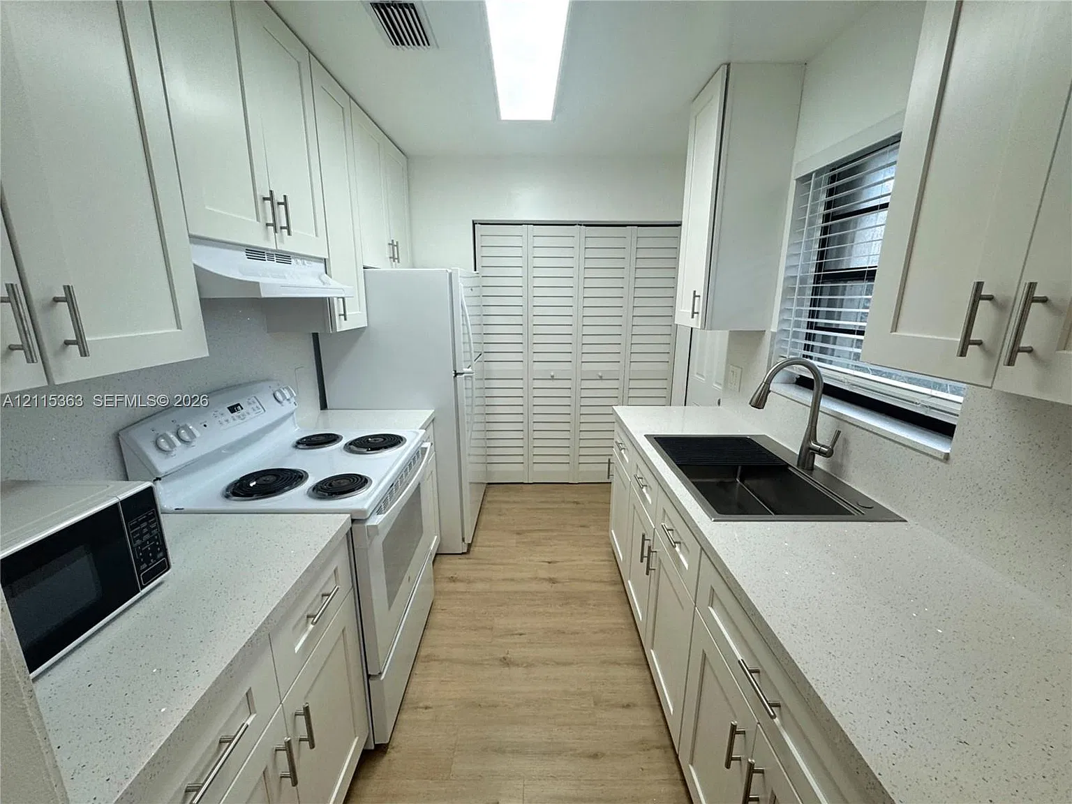 Hollywood Acres — Photo 3