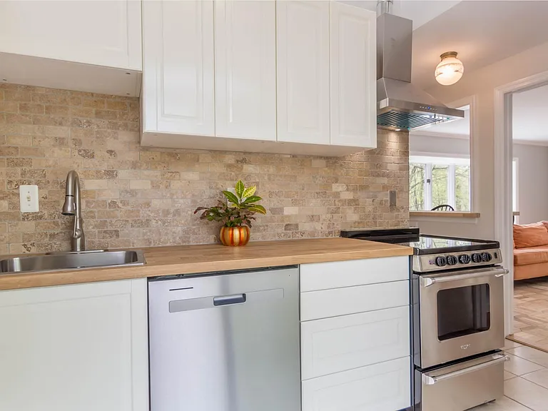 241 Maple Rd #1 — Photo 10