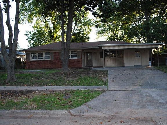 2nd image of 1621 Patricia Dr