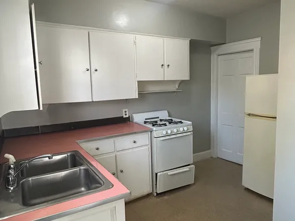 61 Meadow St APT 1, Pawtucket, RI 02860