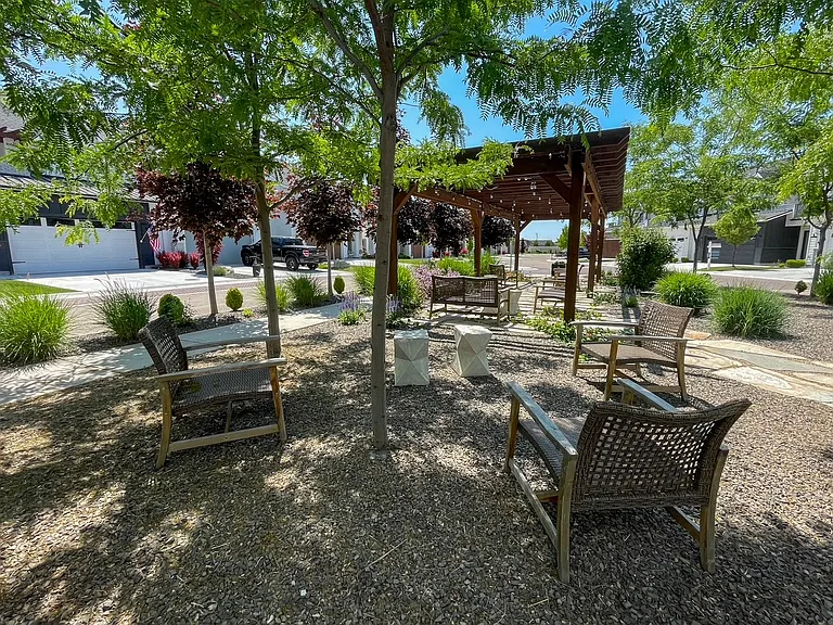 4200 W Lovegood Ln — Photo 10