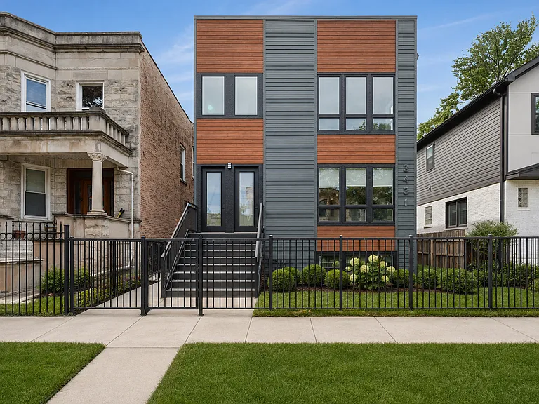 W Belden Ave — Photo 1