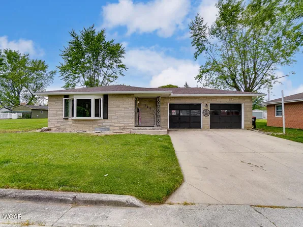 225 N Wentz St, Wapakoneta, OH 45895