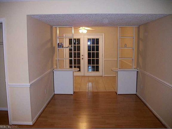 3rd image of 8 Penn Cir APT C