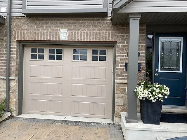 3 bed, $2,675 — Photo 2