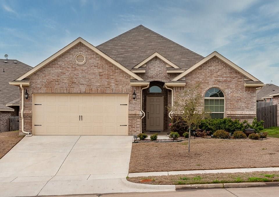 1st image of 219 Jennie Marie Cir