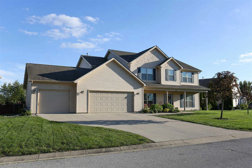 221 Chattan Dr photo 1