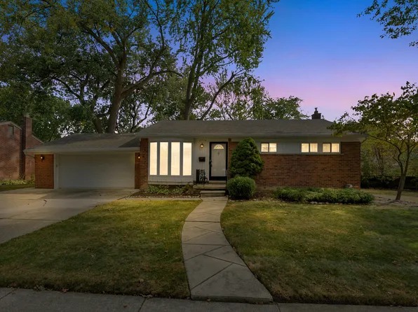 22726 Lingemann St, Saint Clair Shores, MI 48080