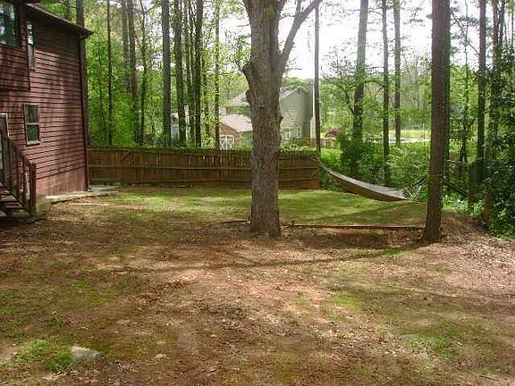 4th image of 202 Kathryn Dr