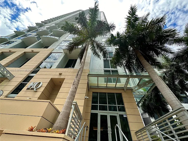 1060 Brickell Ave #2309 — Photo 16