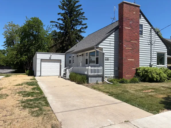 208 Wright St, City Of Waukesha, WI 53186