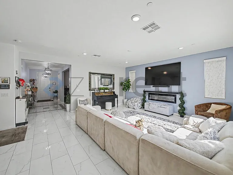5394 Delaney Way — Photo 6
