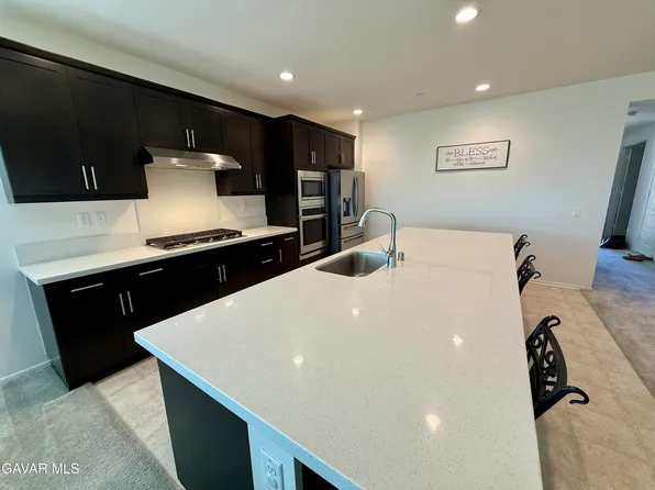 38902 Malva Rosa Dr #38902, Palmdale, CA 93551