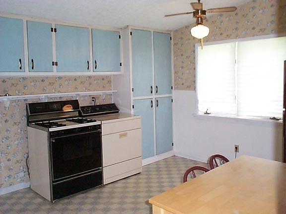 Washer & Dryer stay also!