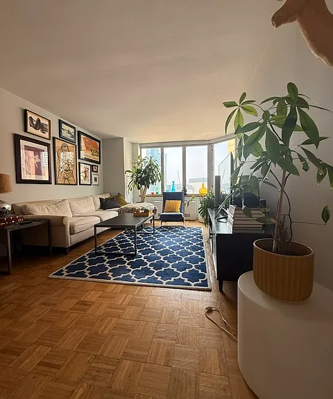 500 W 43rd St #9K — Photo 1