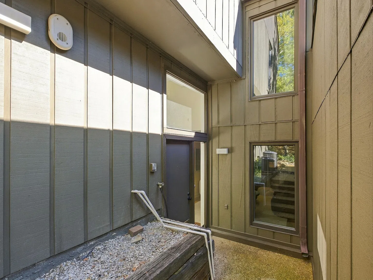 3 bed, 3.5 bath, 2277 sqft, $3,495 — Photo 4