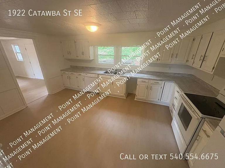 1922 Catawba St SE — Photo 9