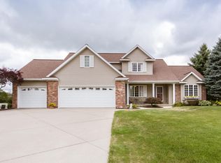 9490 Ridgecrest Dr, Zeeland, MI 49464