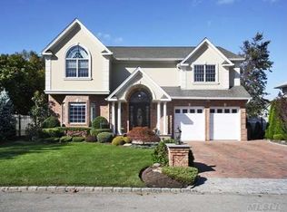 88 Lighthouse Rd, Babylon, NY 11702