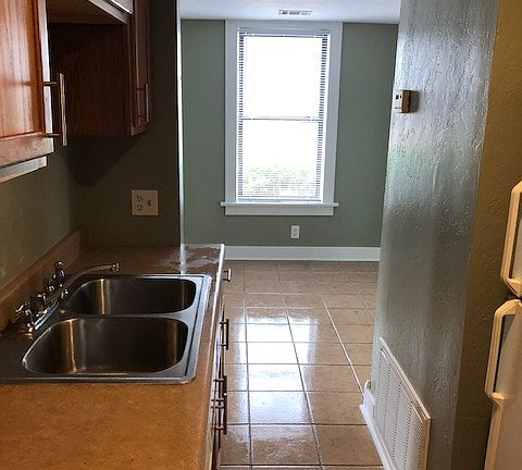 Kitchen w/ Breakfast room