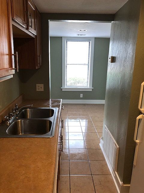 Kitchen w/ Breakfast room
