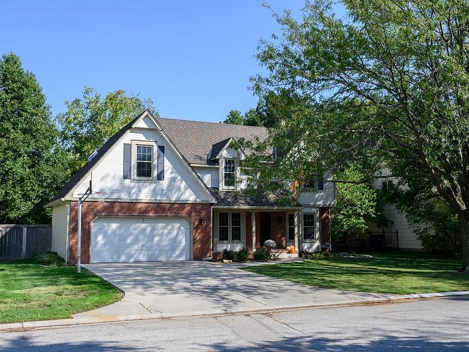1st image of 1122 N Cypress Dr